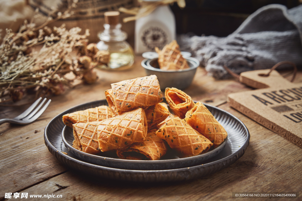 蛋卷零食美食背景海报素材