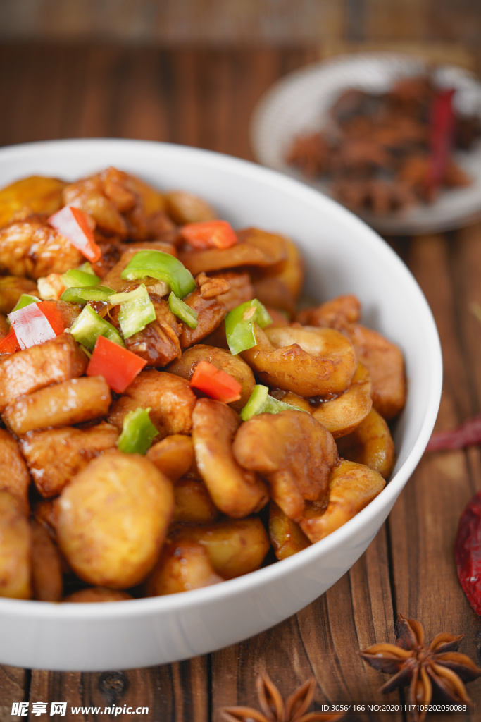 栗子炒肉美食食材背景海报素材