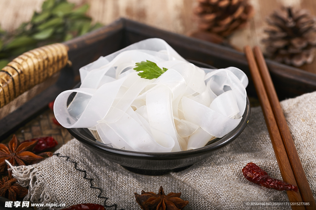 凉皮美食食材背景海报素材