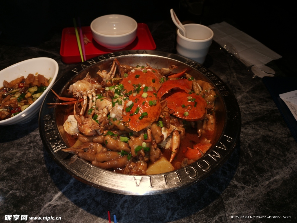 肉蟹煲图片