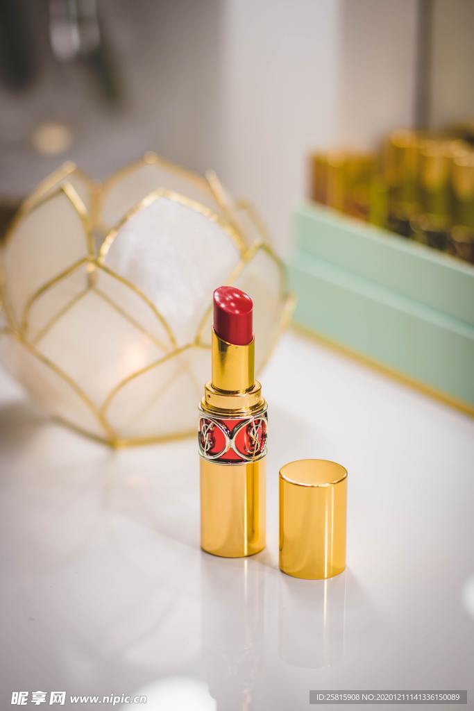 口红