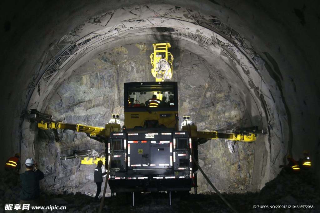 八达岭隧道挖掘