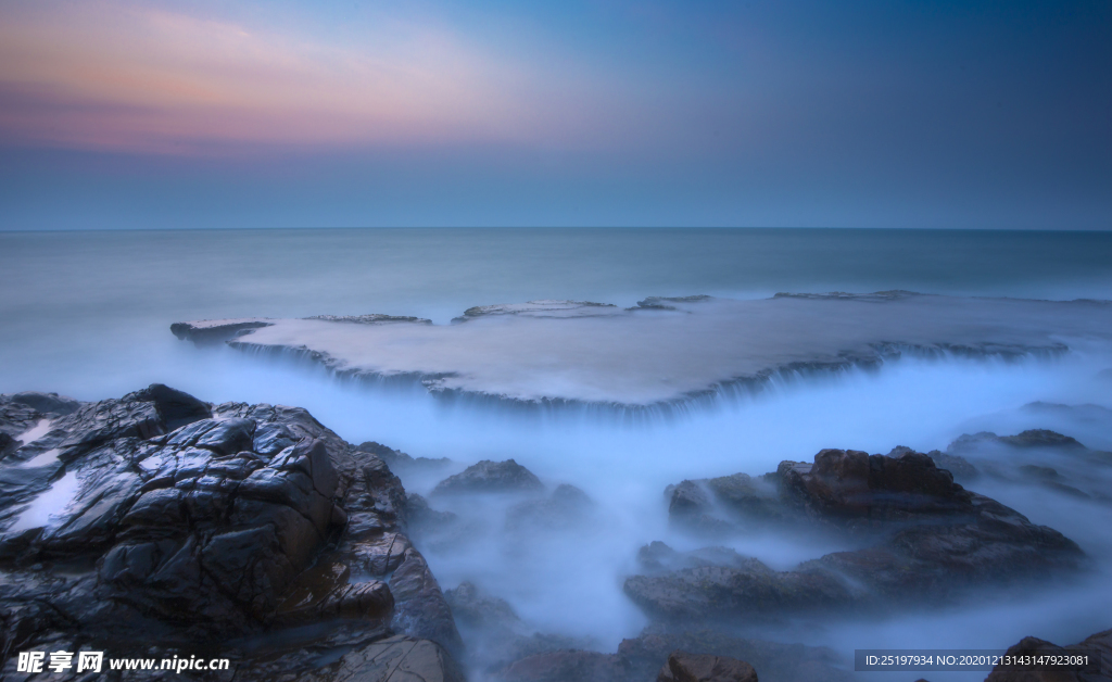 河流