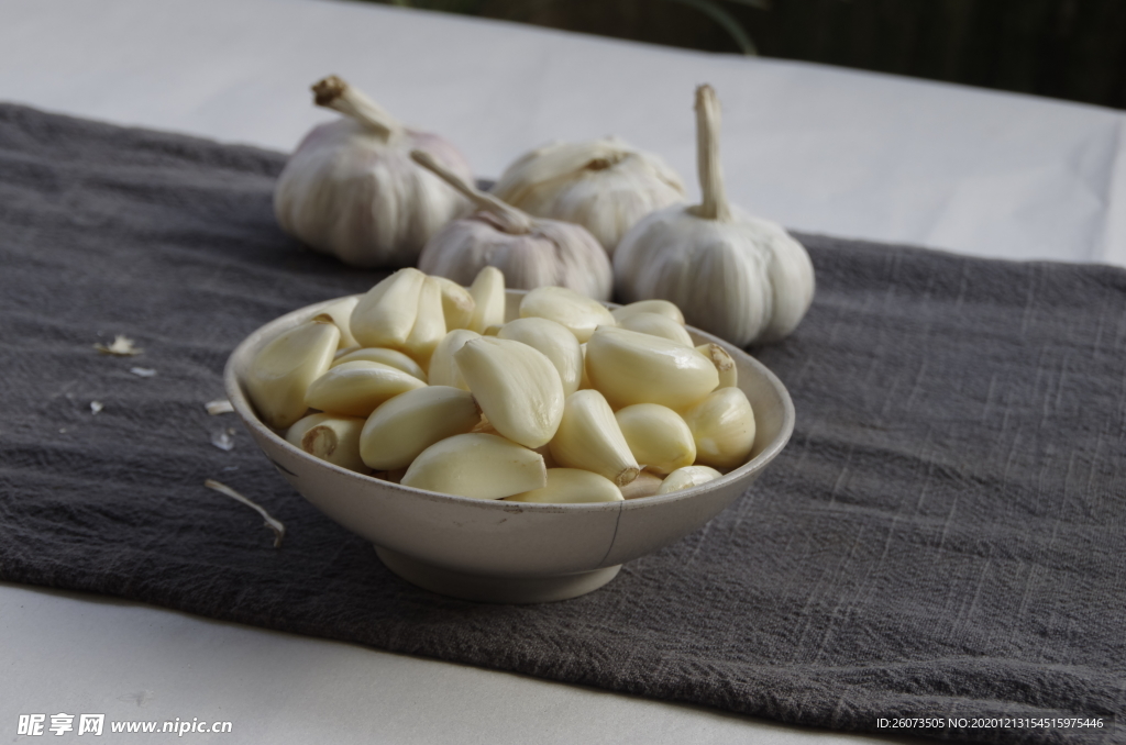 一碗大蒜瓣