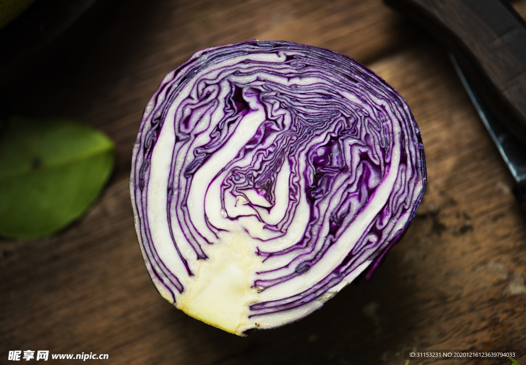 切开的紫甘蓝
