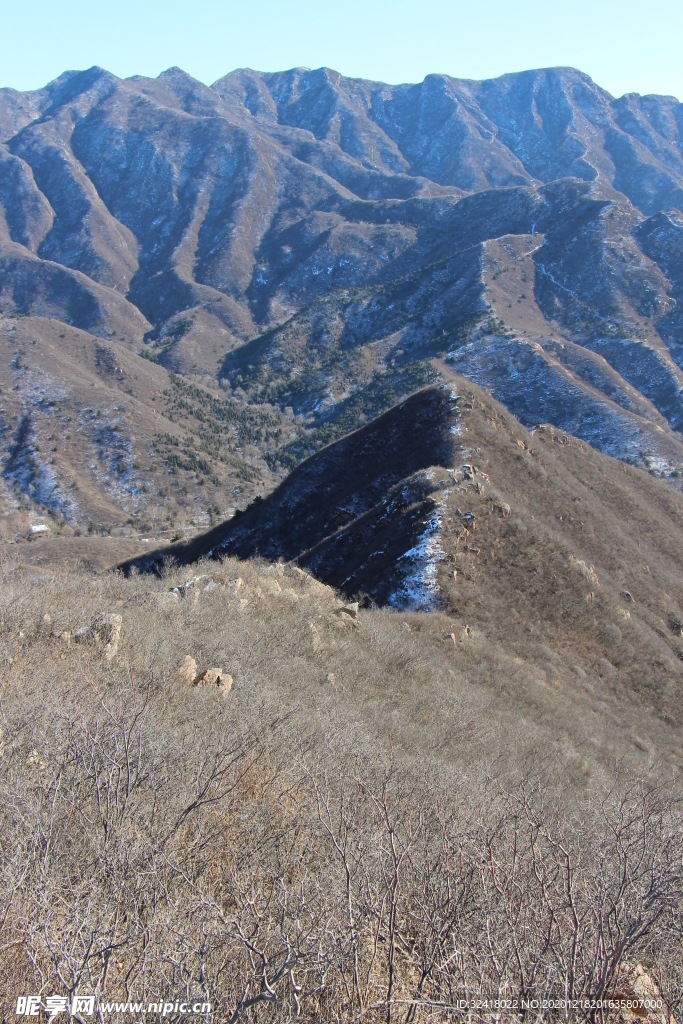初雪后的舞彩浅山