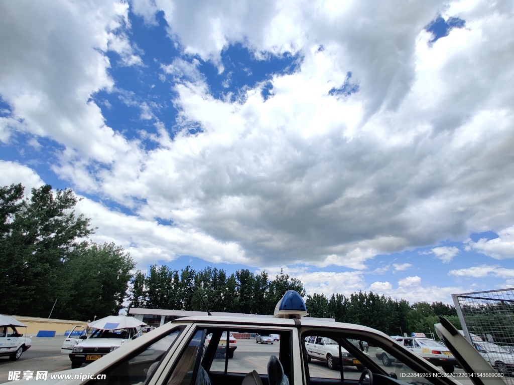 车顶蟹状白云全景