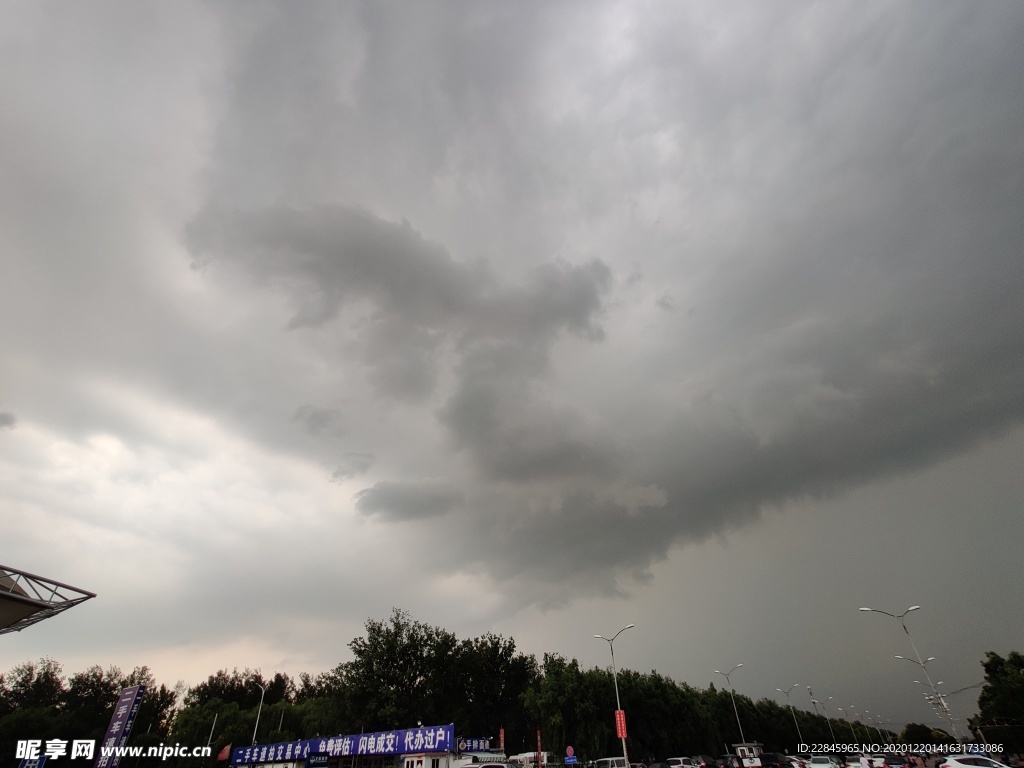 黑云压城城欲摧