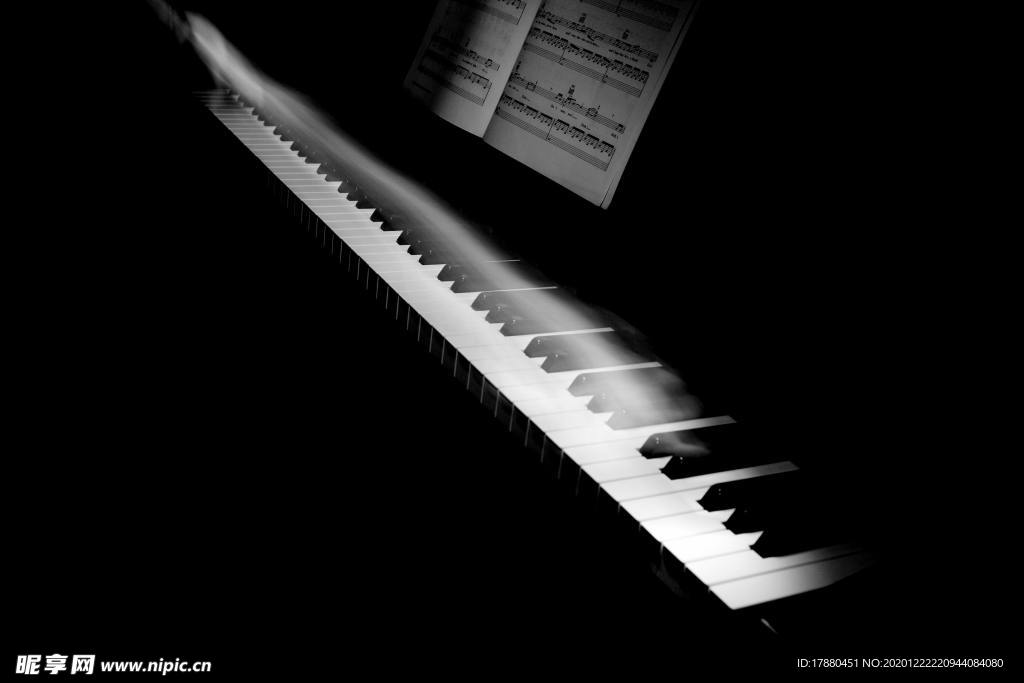 钢琴