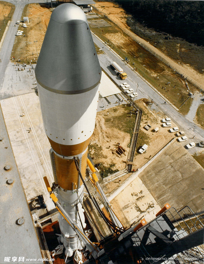 航天器 载人火箭