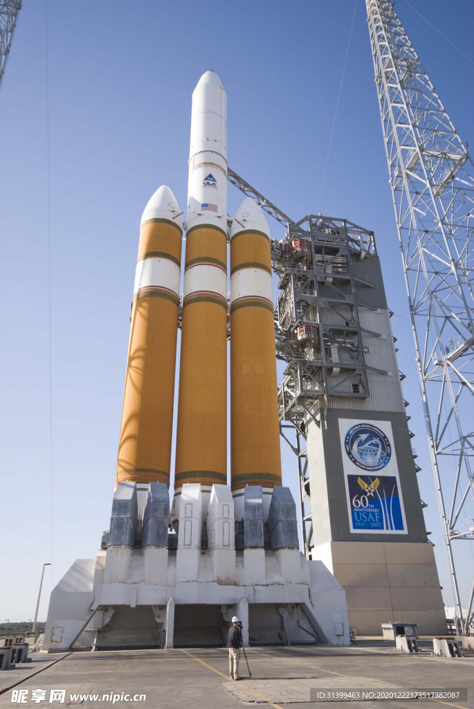 航天器 载人火箭