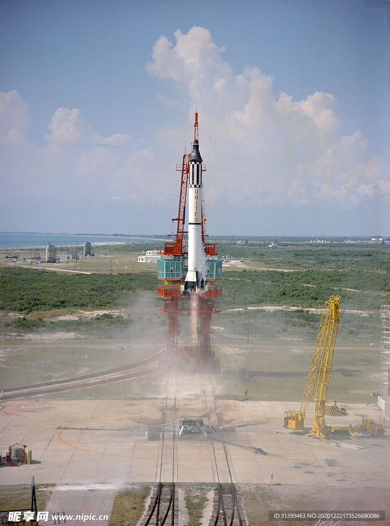 航天器 载人火箭