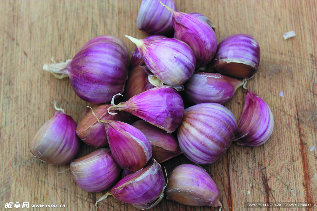 蒜瓣 大蒜 红蒜