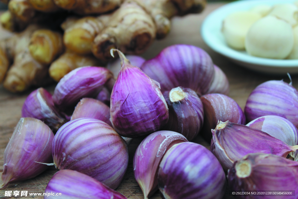 蒜瓣 大蒜 红蒜