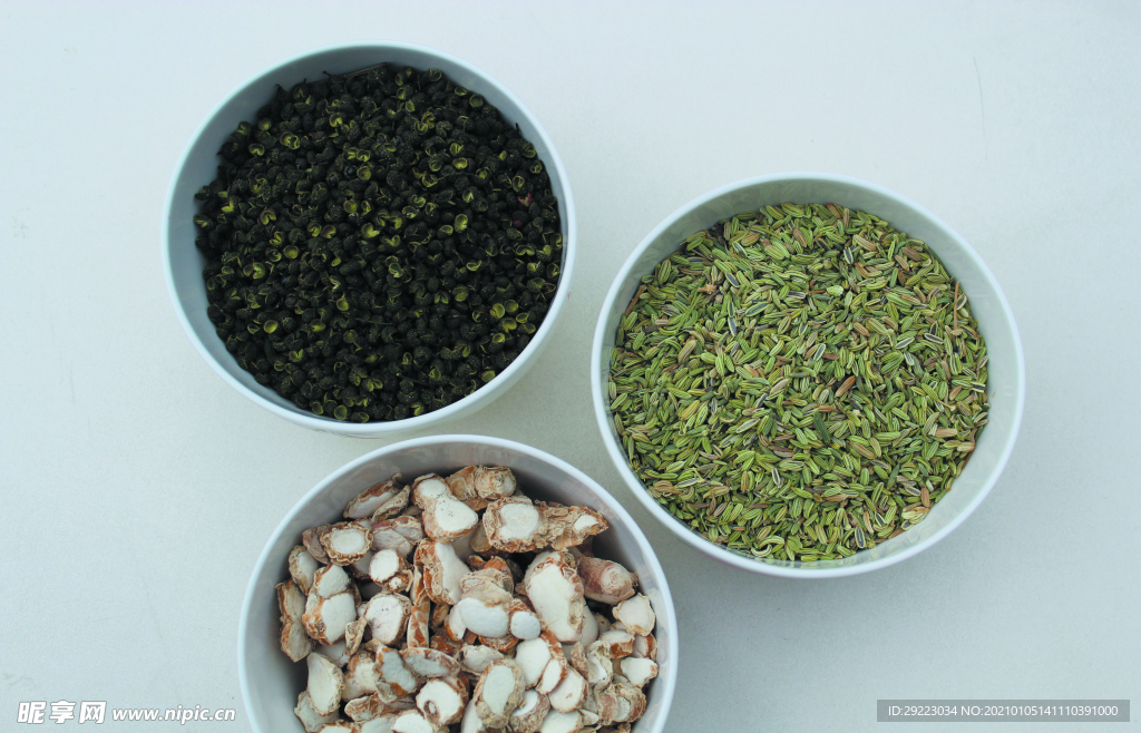 香叶    茴香   三奈