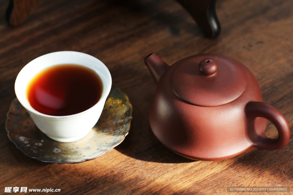 普洱茶茶汤生茶