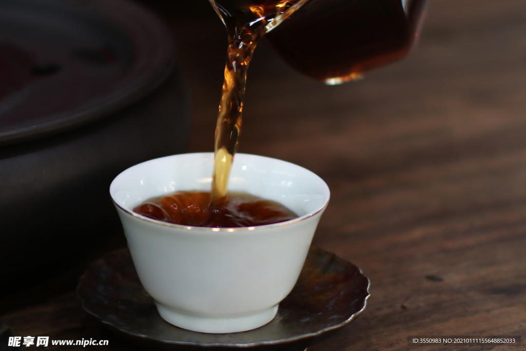 普洱茶茶汤生茶