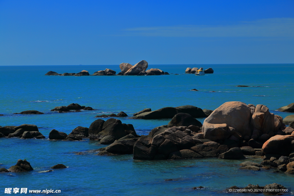 三亚天涯海角海心石