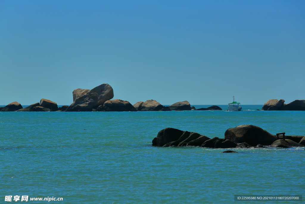 三亚天涯海角海心石
