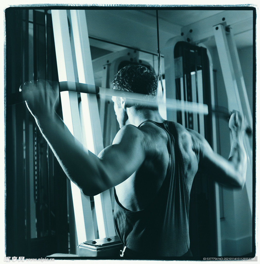 帅哥拉伸健身运动