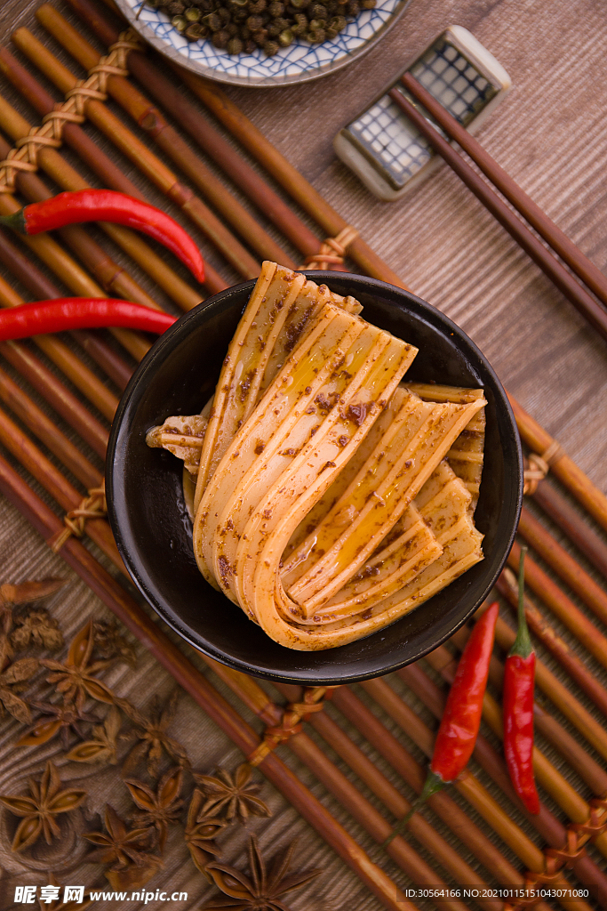 辣条辣片美食食材背景素材