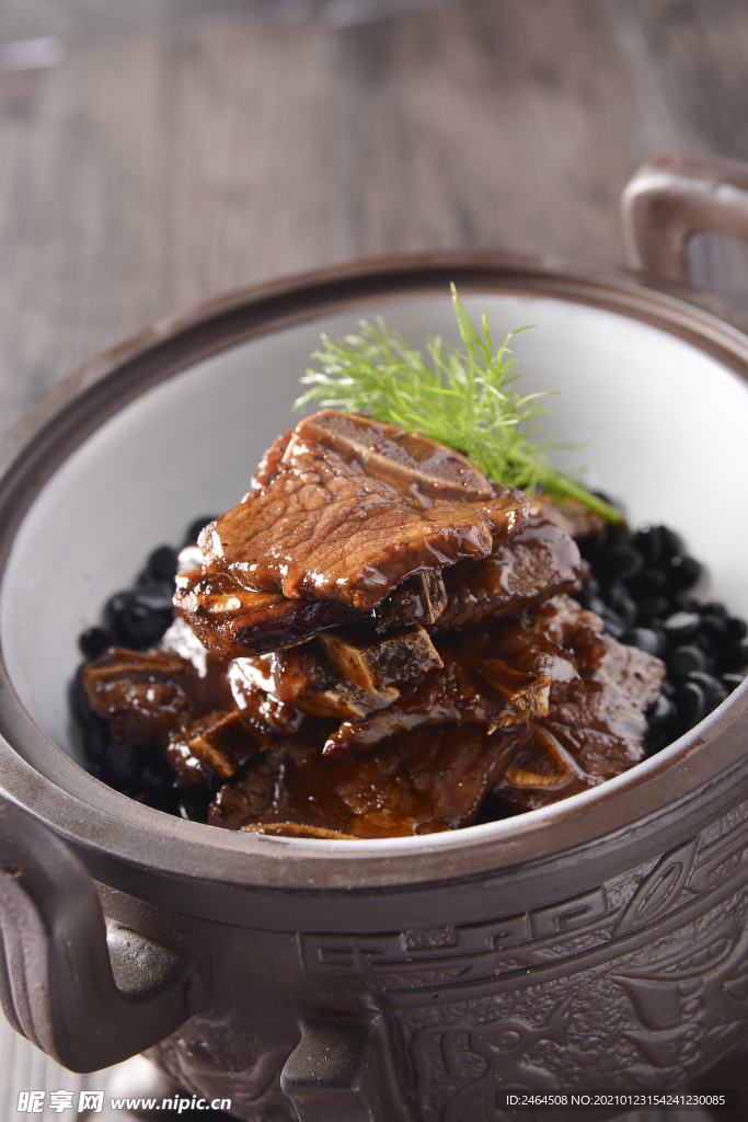 石烹香草牛仔骨