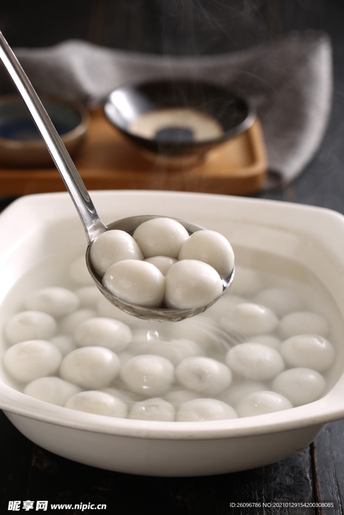 清水煮汤圆