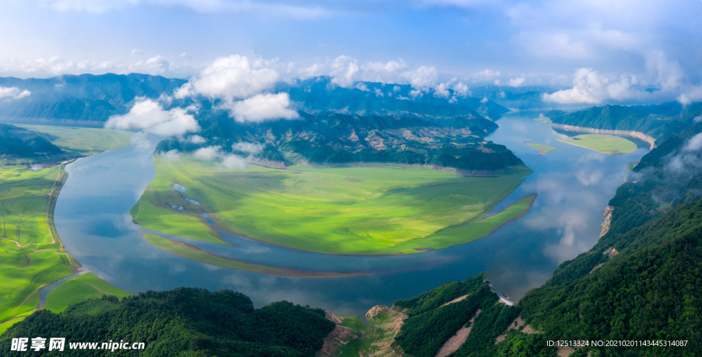 河流