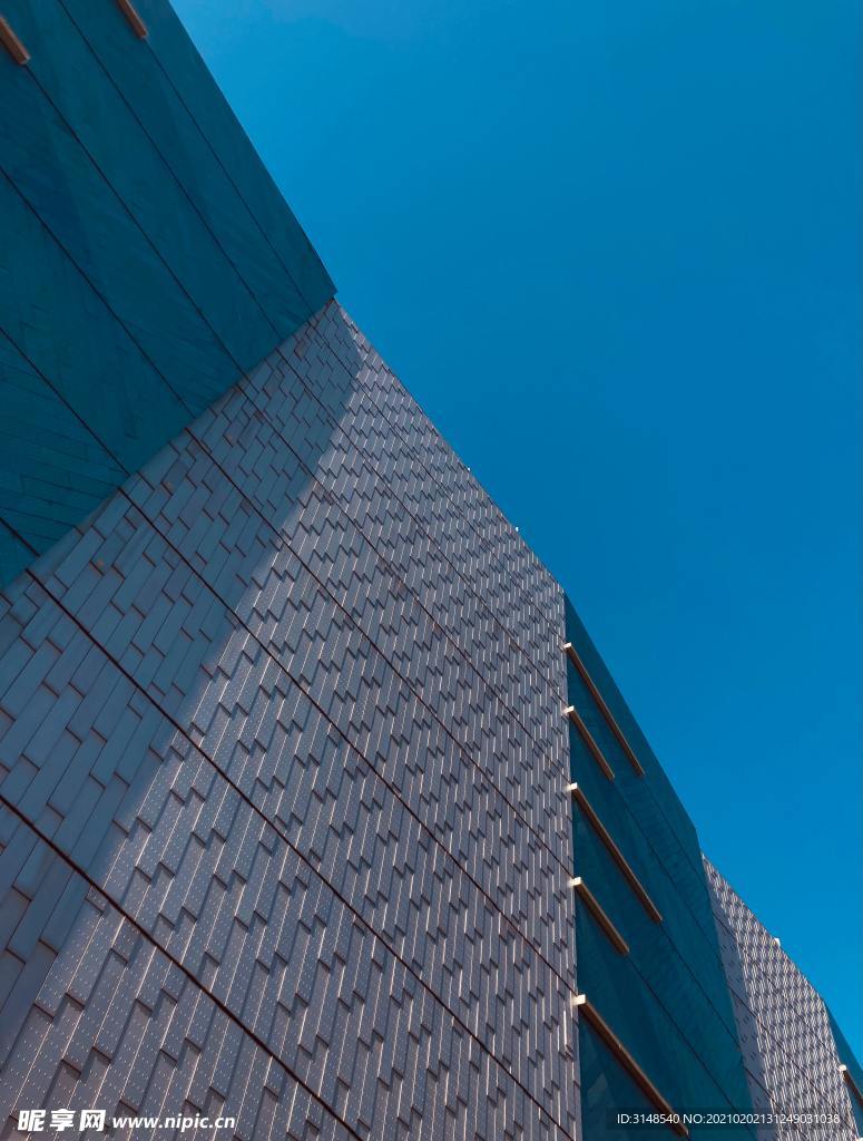 城市玻璃幕墙大厦