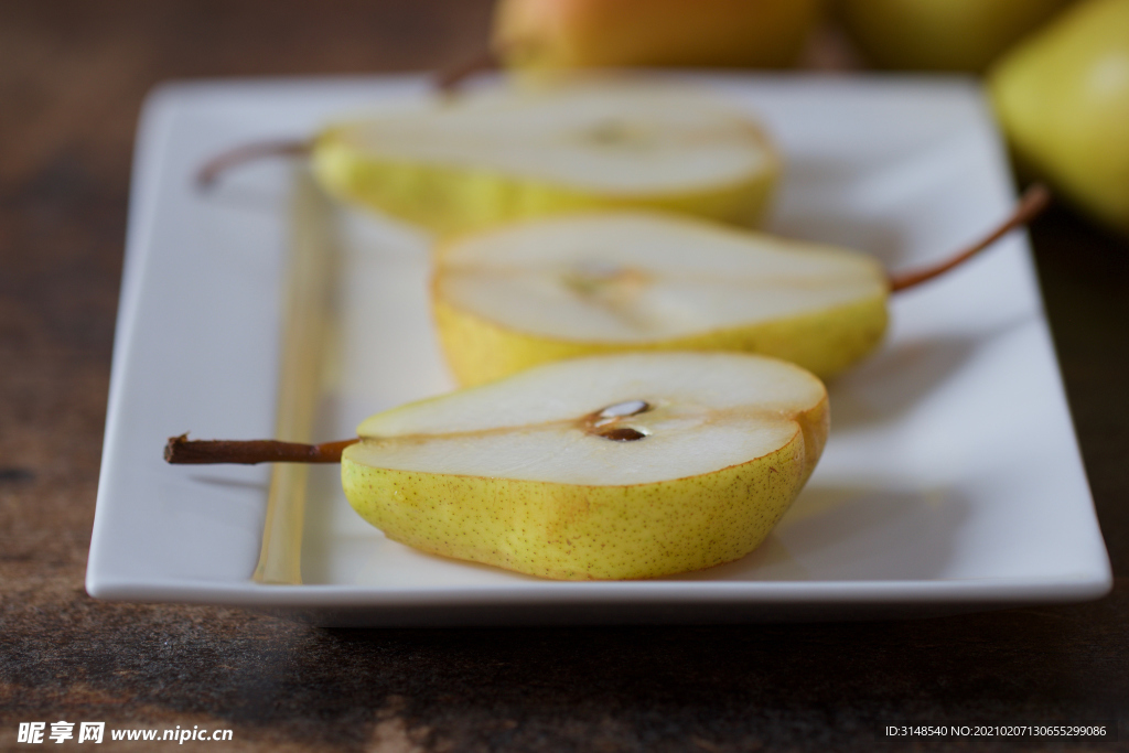 切开的黄梨大图