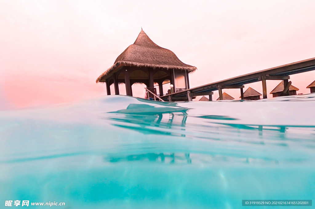 棕色 棚屋 码头