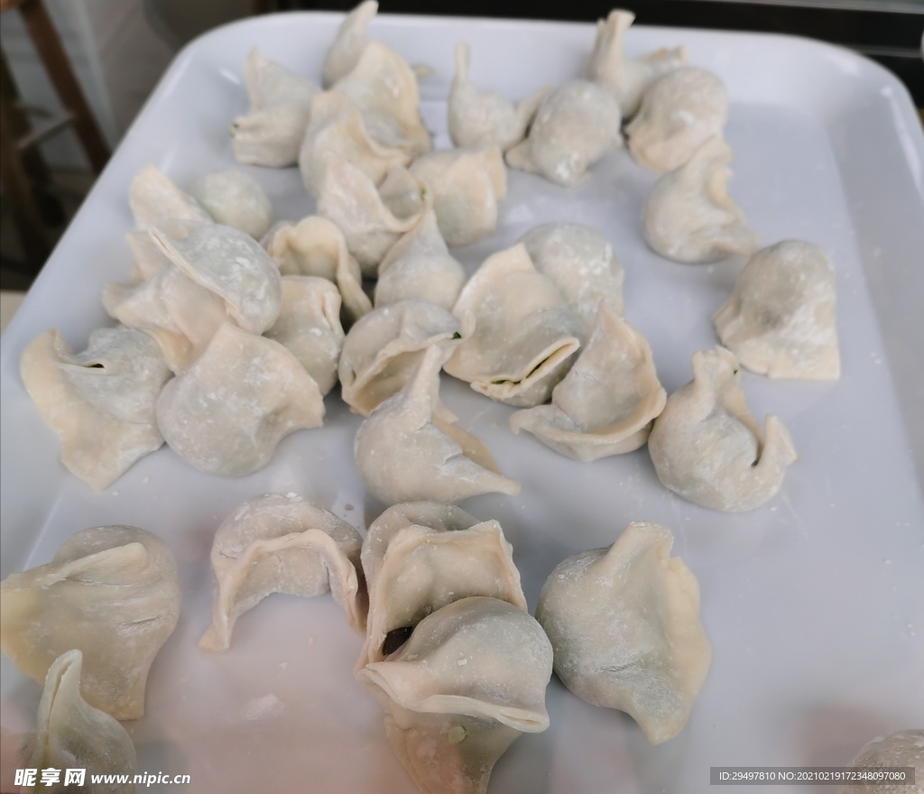 生饺子