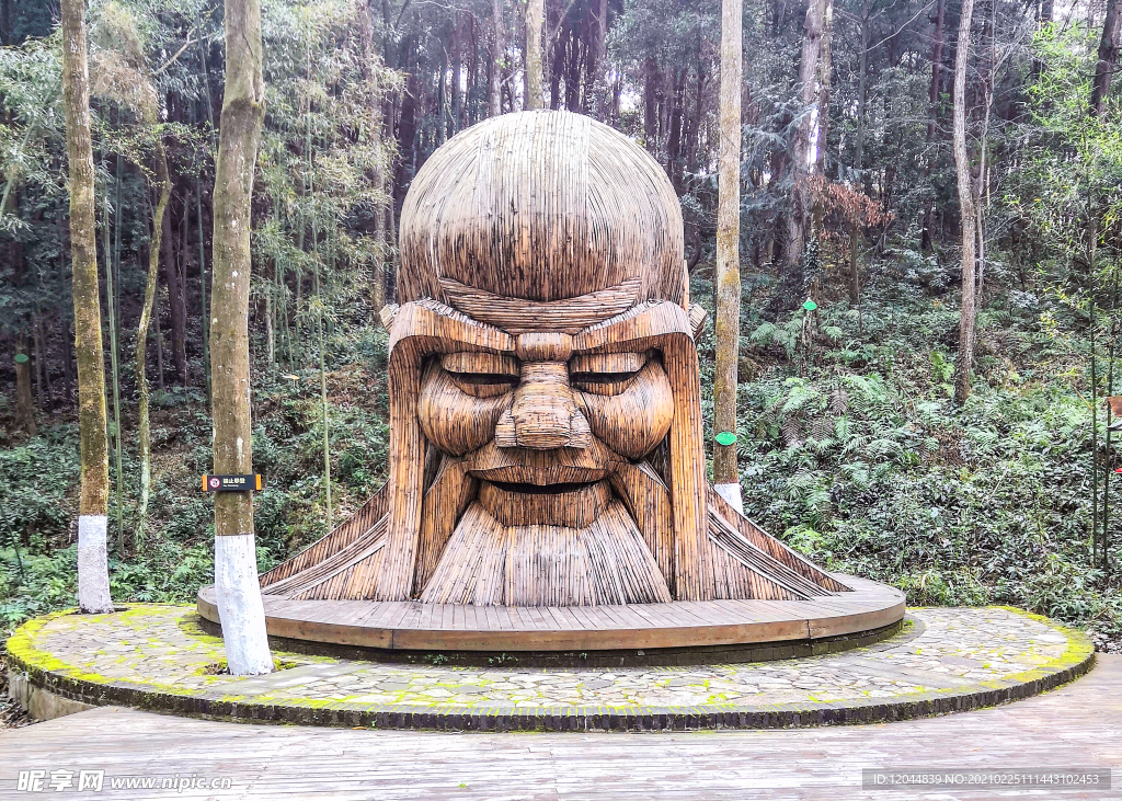 寿星头像竹雕塑正面