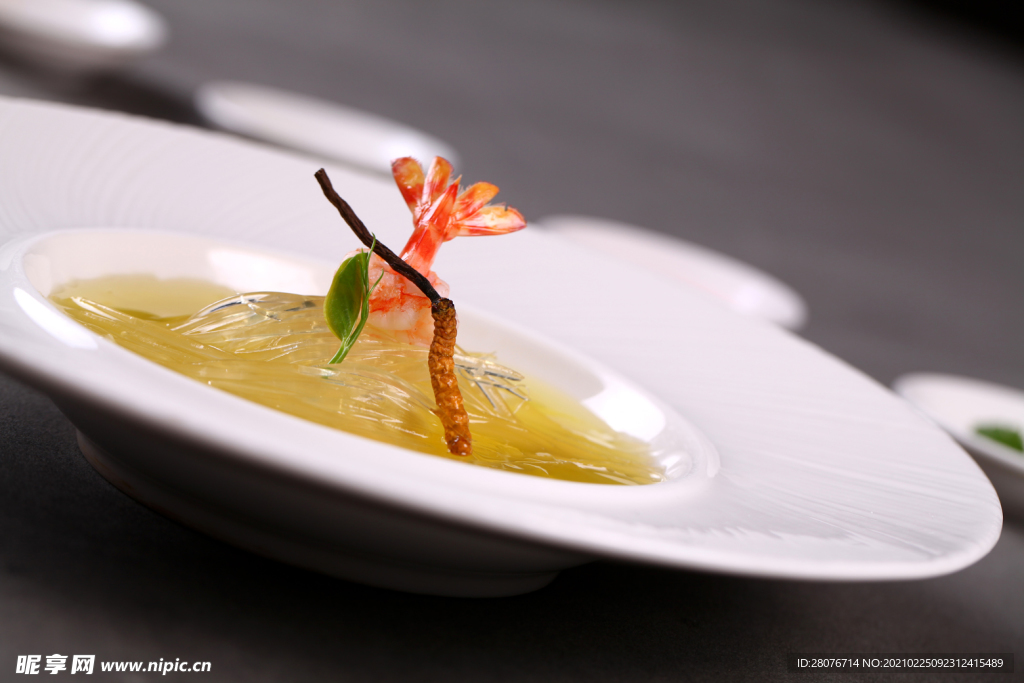 鲜虾虫草烩鱼翅