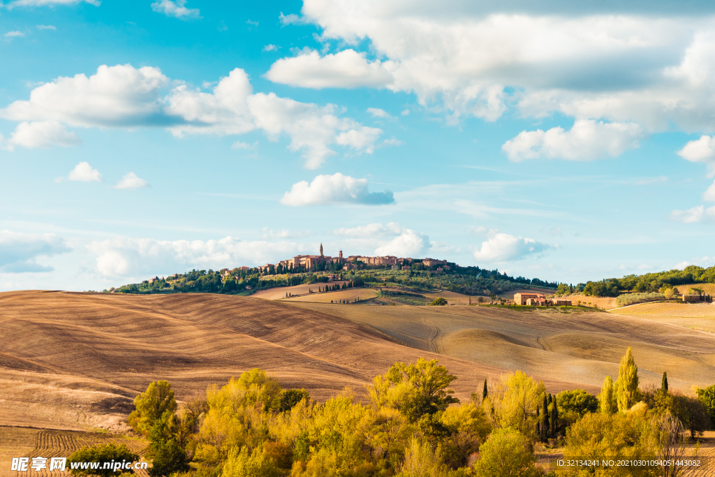 山脉草原 平原森林 草原蓝天