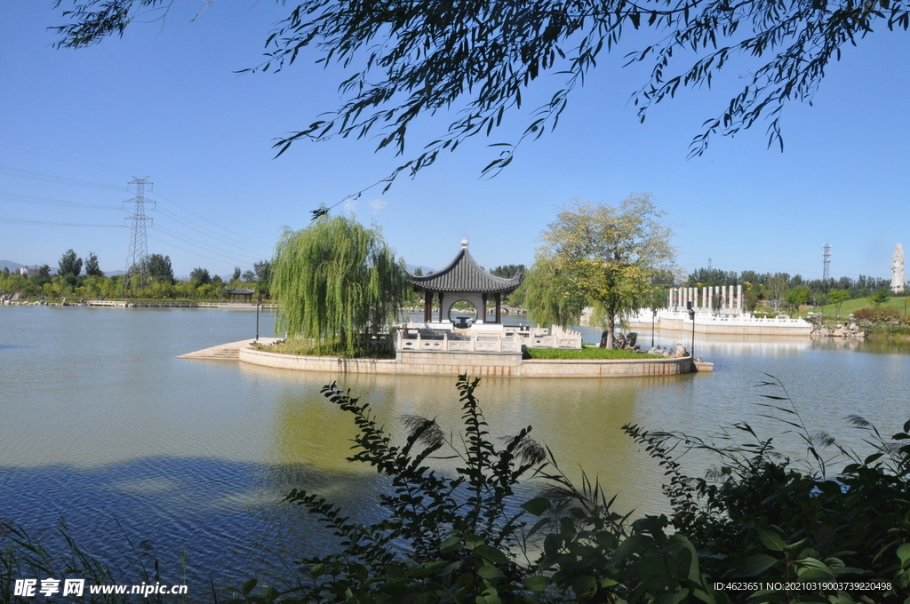 北京某公园景观湖与小岛