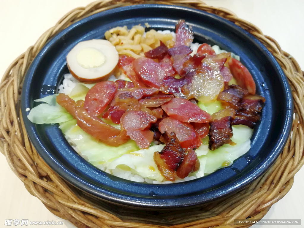 腊肉煲仔饭