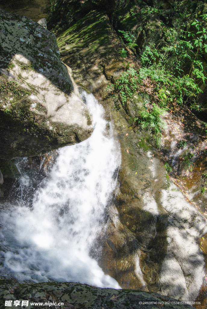 山泉
