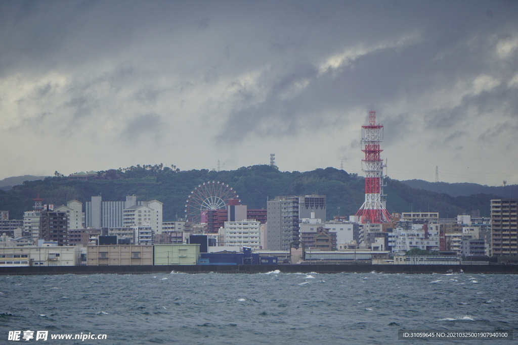 海边的城市