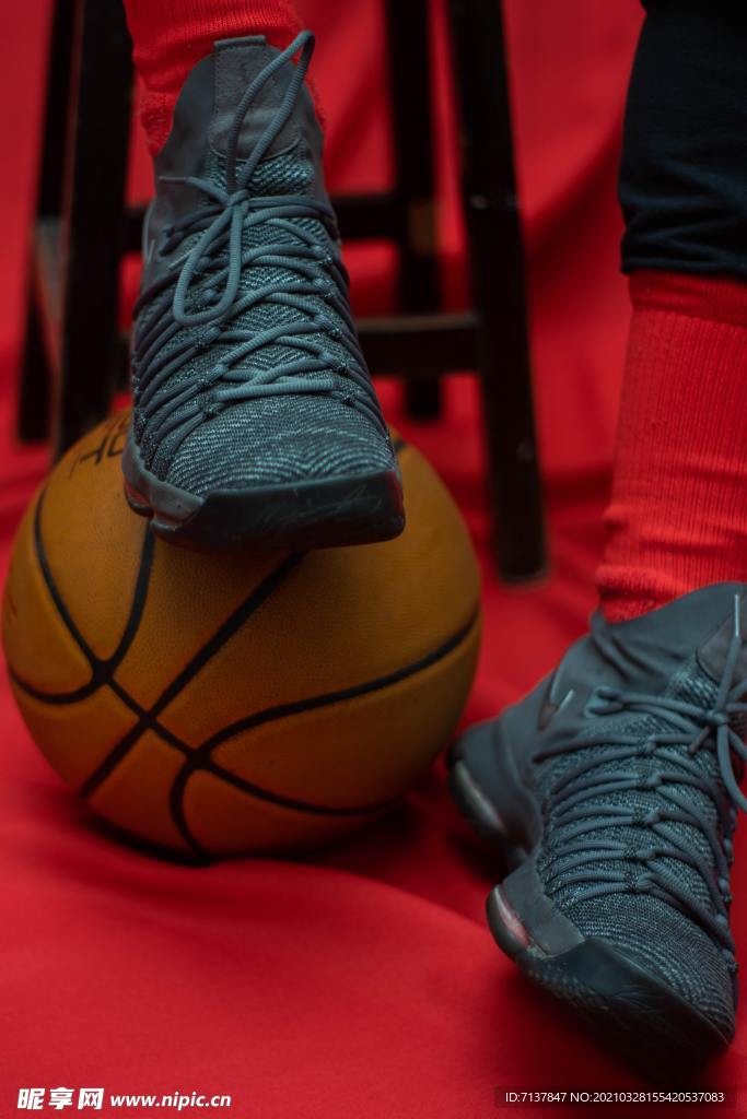 篮球球鞋