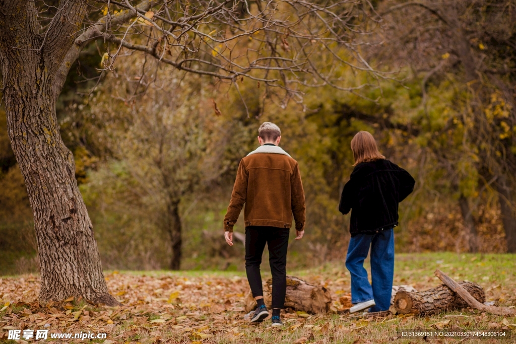 游玩公园的好朋友