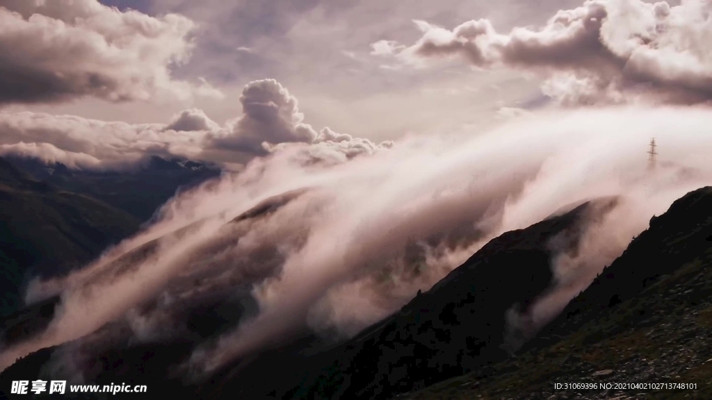宣传片素材山顶奔腾的云海