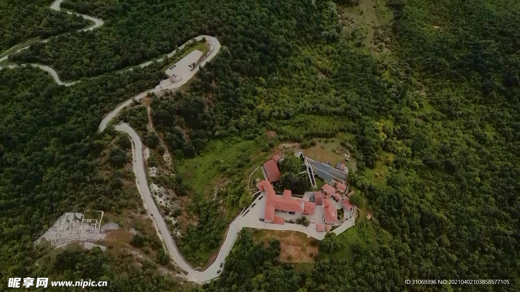 企业宣传视频航拍远山上的村庄