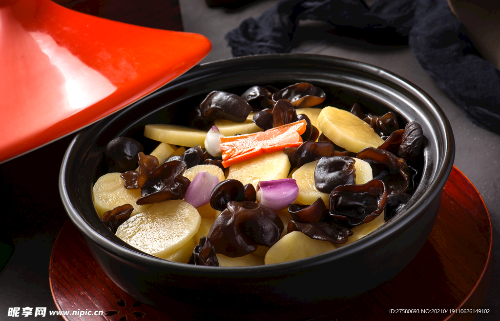 啫啫木耳焗土豆