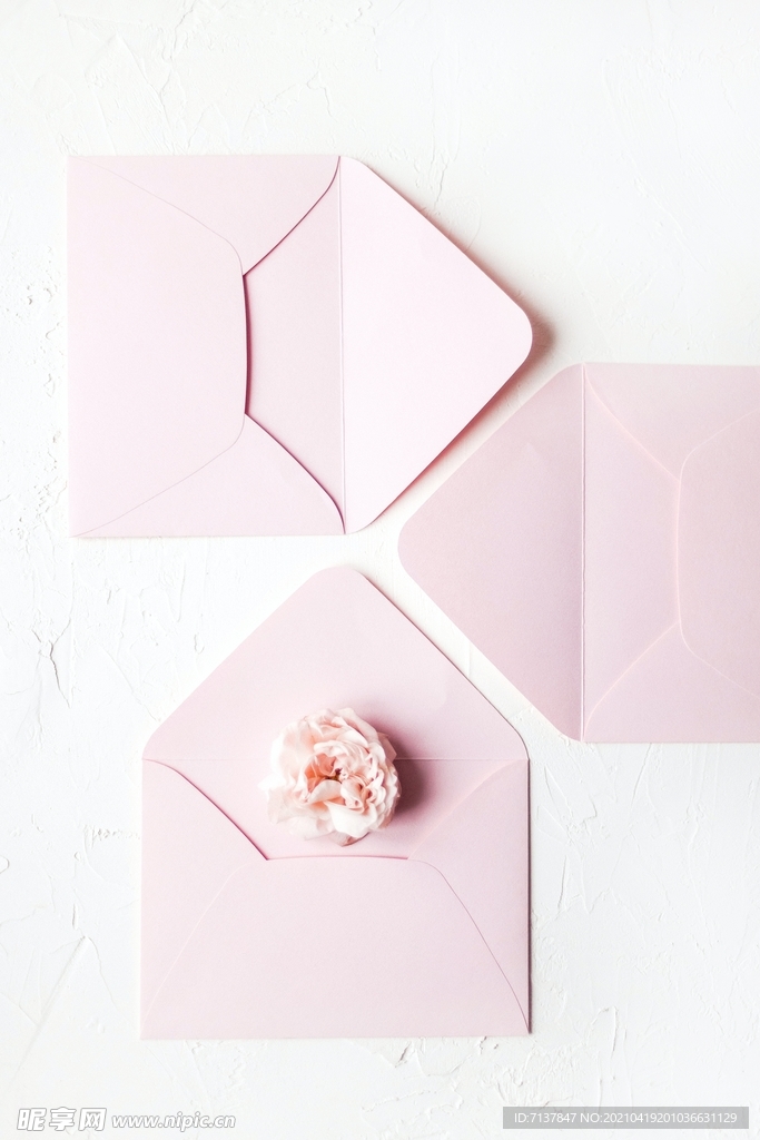 粉色信封