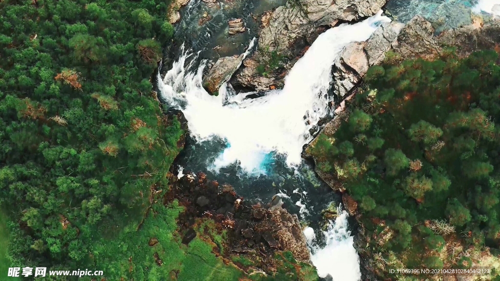 短视频素材山间泉水