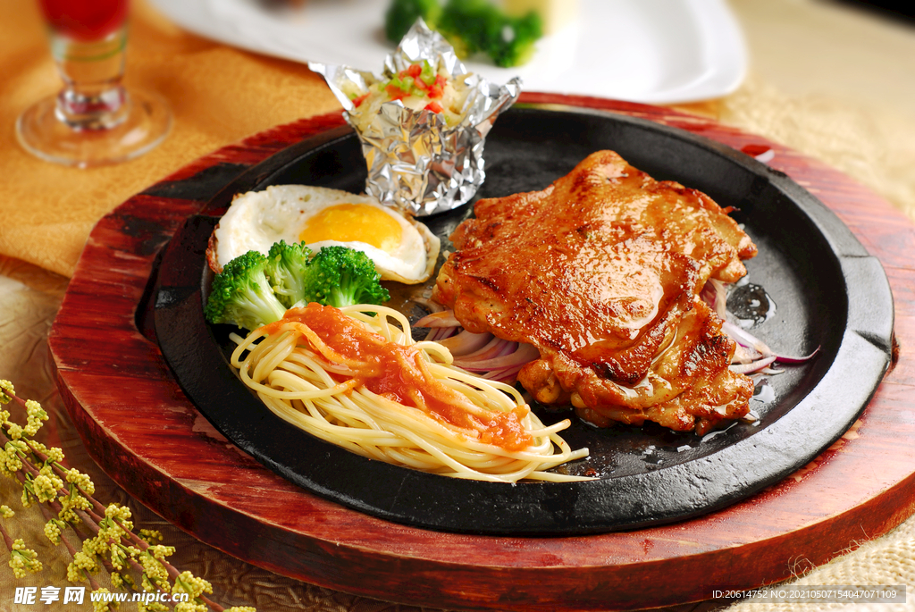 精致的牛排美食