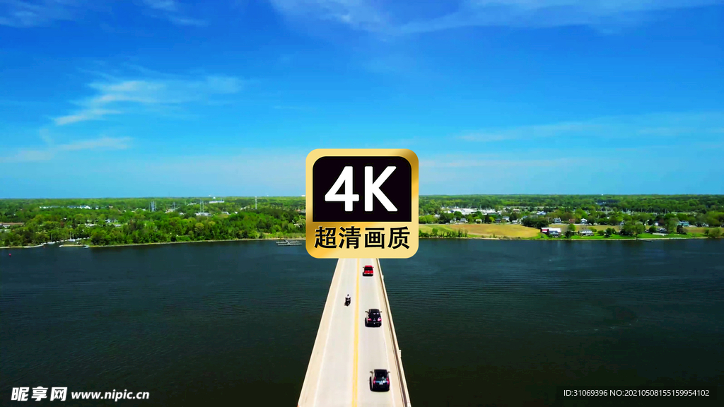 航拍海上大桥车辆穿梭