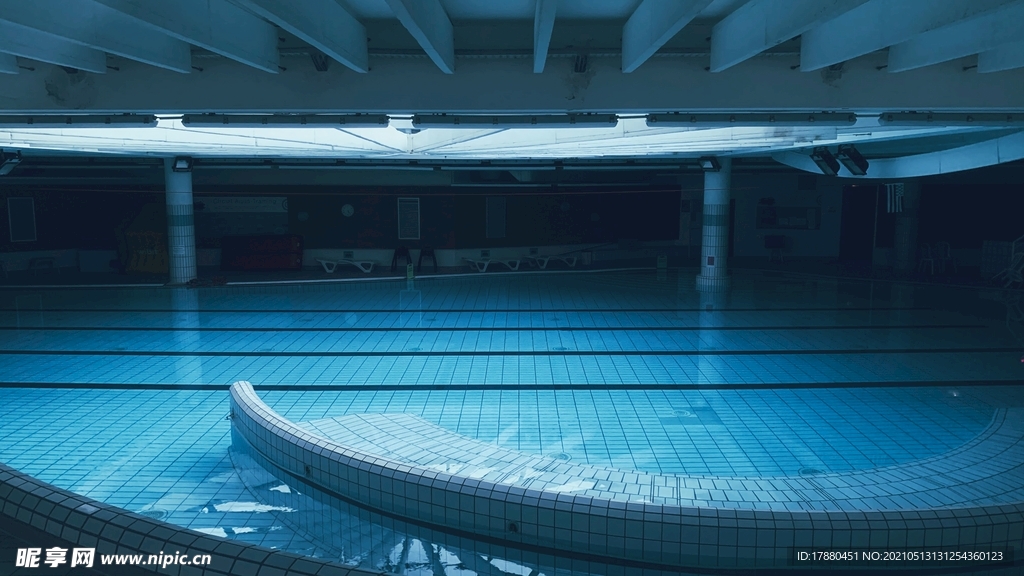 游泳池
