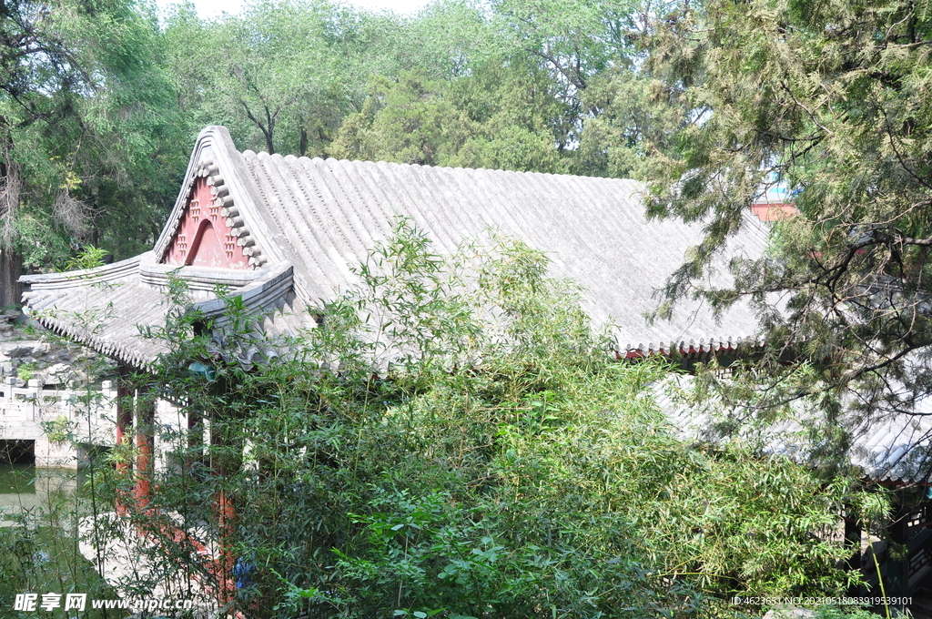 北海公园歇山古建屋顶